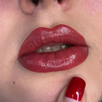 Перманент губ
                    Лешмейкер Нина Николаев