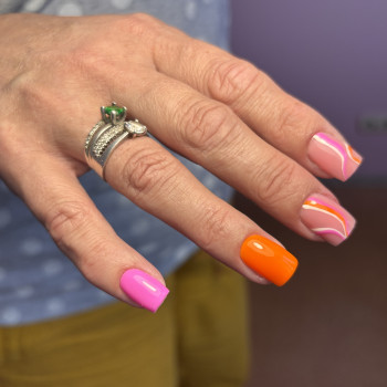 Розовый маникюр оранжевый, фото - Мастер маникюра Zhanna Blazhchuk