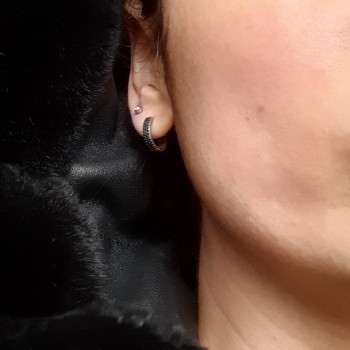 Прокол вух,крило носа
                    Парикмахер-колорист Марина Харьков