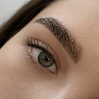 Комплекс ламінування вій та брів 
На 1,5 місяці за 1,5 год