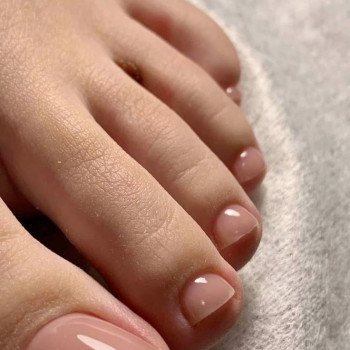 Педикюр с покрытием гель лак
                    Подолог Наталия Киев