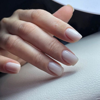 Маникюр с покрытием ногтей
                    Подолог Наталия Киев