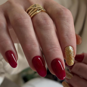 красный маникюр, маникюр с золотом