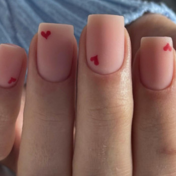 Матовий манікюр рожевий із серцями, фото - Майстер манікюру Анастасія