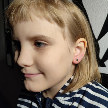 Прокол вушок діткам