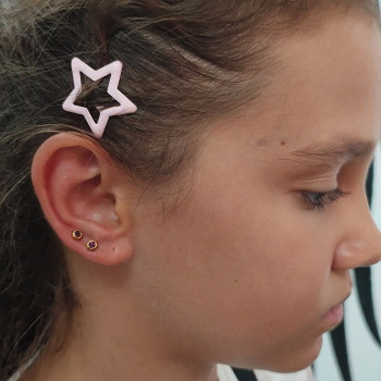 Прокол вушок діткам
   