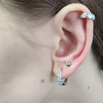 Додатковий прокол мочки вуха
 