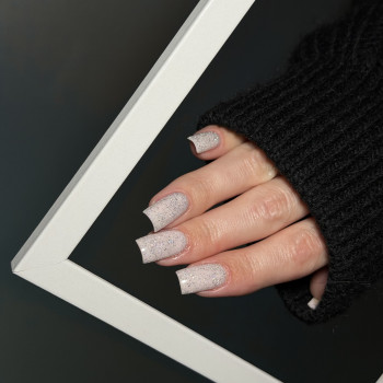 молочний манікюр, блискучий манікюр