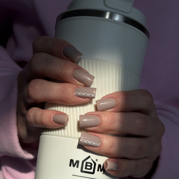 бежевий манікюр, манікюр з візерунком