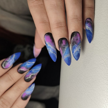 Нарощування + яскравий дизайн для настрою 💙

   