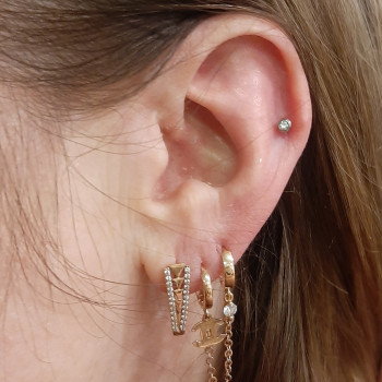 Прокол вух,крило носа
                    Парикмахер-колорист Марина Харьков