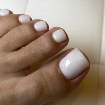 Педикюр пальчиків з покриттям
                    Мастер маникюра Анна Киев