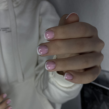 манікюр на короткі нігті, френч манікюр