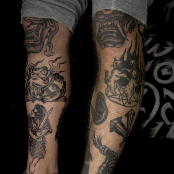 для хлопців, на нозі, жаба