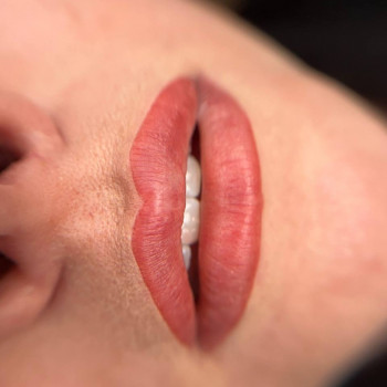 Перманентний макіяж губ
                    Мастер перманентного макияжа Катерина Запорожье