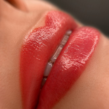 Перманентний макіяж губ
                    Мастер перманентного макияжа Катерина Запорожье