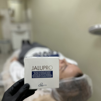 Амінокислотна біоревіталізація препаратом Jalupro.
Якщо турбує тьмяність, сухвсть та зневоднення шк...