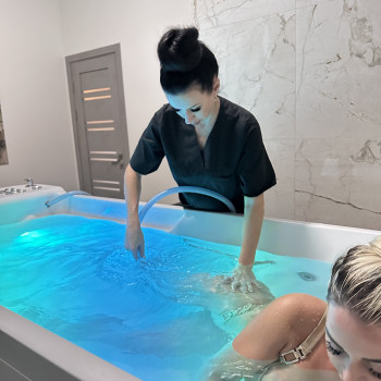 масаж тіла, загальний масаж, релакс масаж, лімфодренажний масаж, антицелюлітний масаж, масаж спини, Гідромасаж