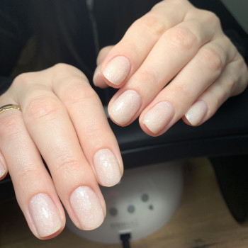 Манікюр комплект (зняття,чистка, покриття ( за потреби ремонт і укріплення)
                    Мастер маникюра  Львов