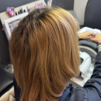 Креативна стрижка волосся
                    Парикмахер-стилист Виталина Ровно