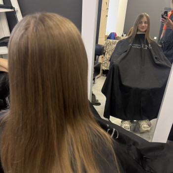 Креативна стрижка волосся
                    Парикмахер-стилист Виталина Ровно