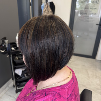 Креативна стрижка волосся
                    Парикмахер-стилист Виталина Ровно