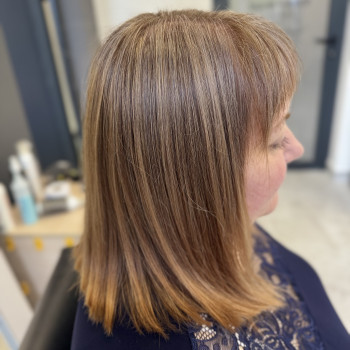 Креативна стрижка волосся
                    Парикмахер-стилист Виталина Ровно