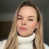 Преподаватель курсов красоты Олена Черновцы,Шкільна, 1