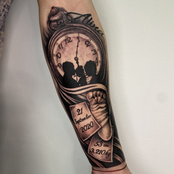 Тату на предплечье часы семья, фото - Тату мастер Влад Чередниченко