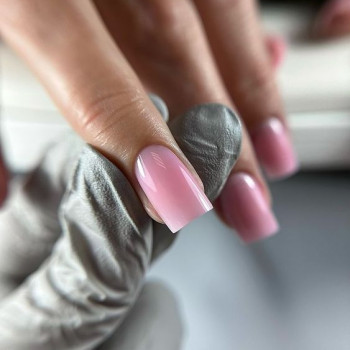 Комбінований манікюр з покриттям гель лаком
                    Навчальний центр WhiteTone Одеса