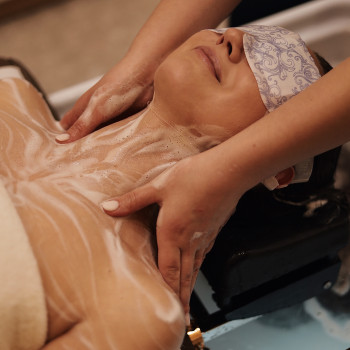 Японське СПА для голови — ритуал глибокого відновлення та гармонії
                    Косметологический центр Клініка естетичної медицини Мирослави Новосільської Ужгород