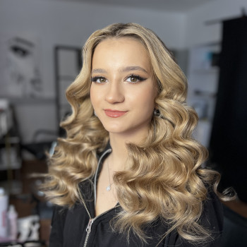 Зачіска хвилі макіяж навчання