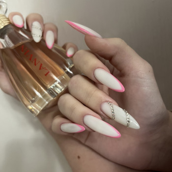 Білий манікюр рожевий френч, фото - Майстер манікюру Вікторія Тузко