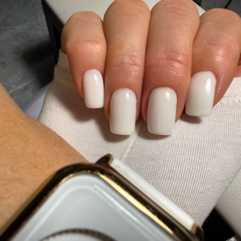 Манікюр з нарощенням