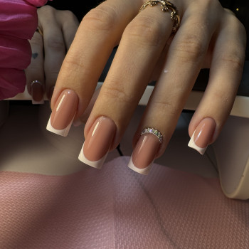 Класичний манікюр французький зі стразами, фото - Майстер манікюру Вероніка Сердюк