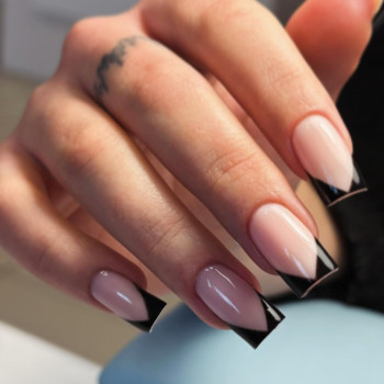 чорний манікюр, бежевий манікюр, манікюр на квадратні нігті
, френч манікюр