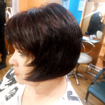 Жіноча стрижка