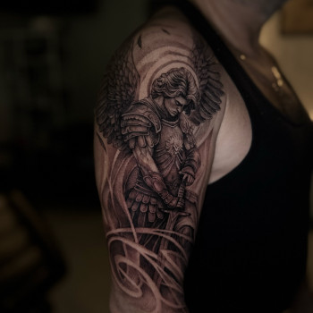 Тату на плечі янгол, фото - Тату салон TATTOO LAMARCH