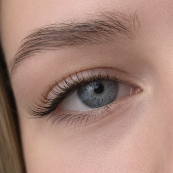 Лисичка з мʼяким переходом довжин🦊
 #нарощуваннявій #віїкиїв #ефектлисиця #натуральненарощеннявій