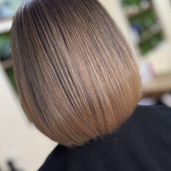 Жіноча стрижка
                    Перукар-колорист Юлия Дніпро