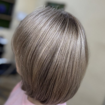 Жіноча стрижка
                    Перукар-колорист Юлия Дніпро