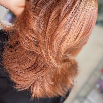 Жіноча стрижка
                    Перукар-колорист Юлия Дніпро