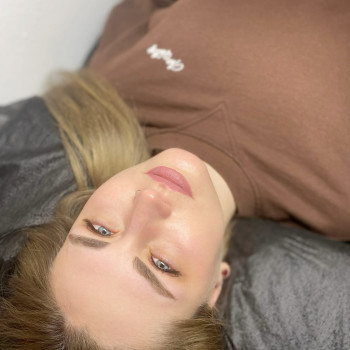 Нарощення вій