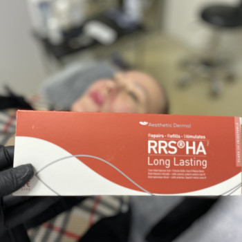 Rrs long lasting-унікальний коктейль з гіалуронової кислоти та амінокислотного комплексу забезпечує збільшення еластичності шкіри та поліпшення кольору обличчя.