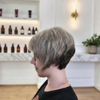 Висвітлення волосся у складних техніках
                    Перукар Кристина Дніпро