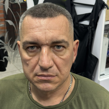 Чоловічі стрижки; оформлення бороди
                    Перукарня EDGE studio Харків