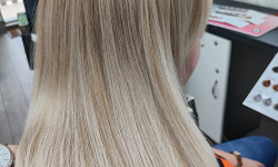 Мелирование волос Перукар-стиліст  Київ