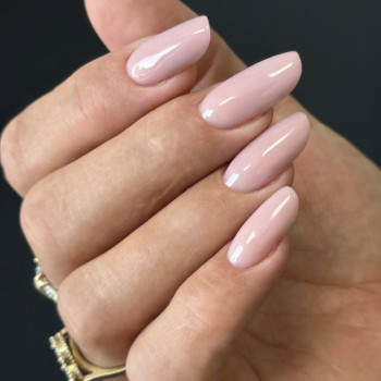 Укріплення твердим матеріалом. 
Вартість - 1050 грн.
Час виконання - 2 год., фото - нігтьова студія Gloss up nails