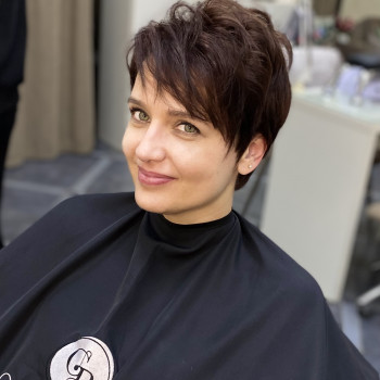 Фарбування.
Стрижка.