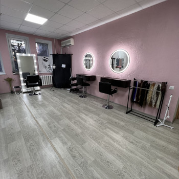 Оренда візажного столика оренда крісла перукаря